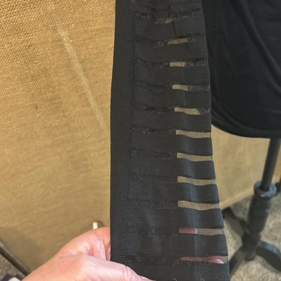 Betsy Johnson Performance pullover - Picture 3 of 7